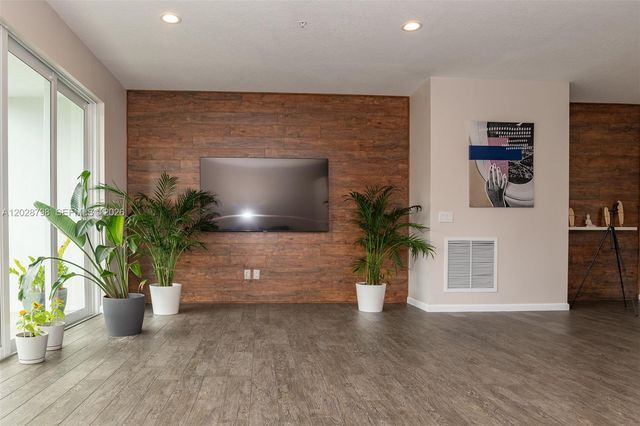 2900 NE 12th Ter 14, Oakland Park, FL 33334