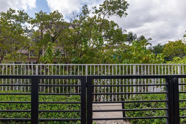 2900 NE 12th Ter 14, Oakland Park, FL 33334