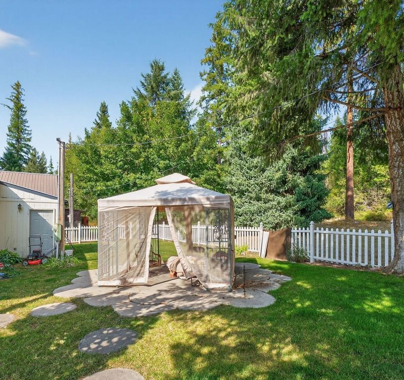 33283 S Lakeview Ln, Valley, WA 99181