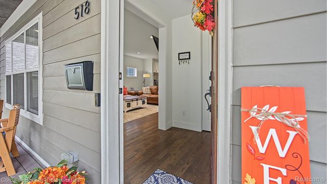 518 Curry Avenue, Royal Oak, MI 48067