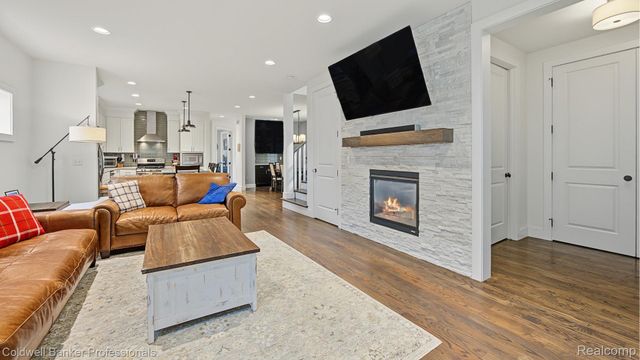 518 Curry Avenue, Royal Oak, MI 48067