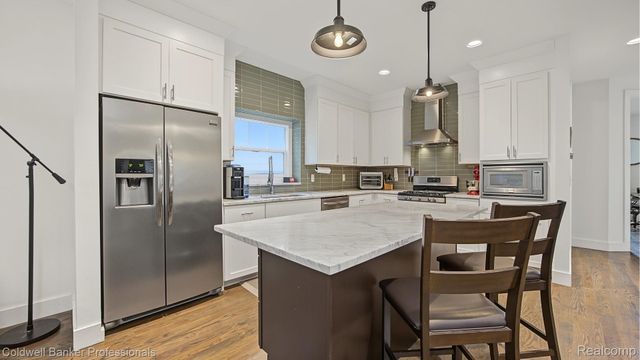 518 Curry Avenue, Royal Oak, MI 48067