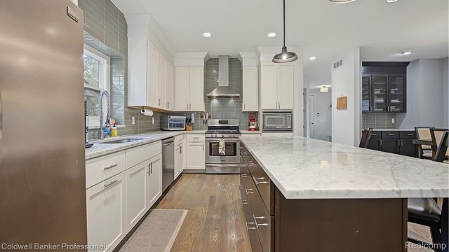 518 Curry Avenue, Royal Oak, MI 48067