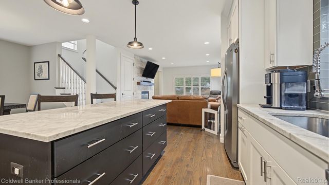518 Curry Avenue, Royal Oak, MI 48067