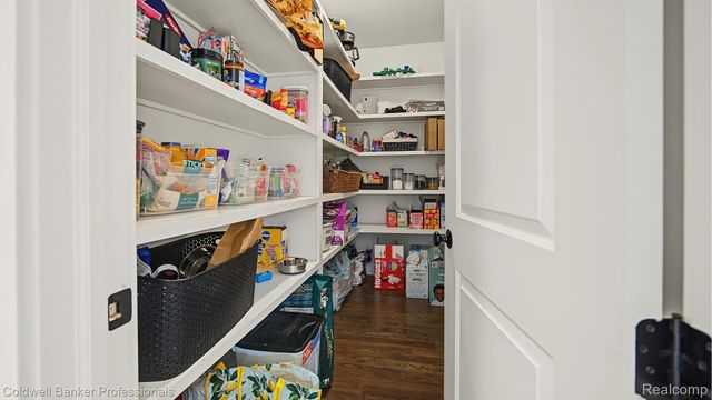 518 Curry Avenue, Royal Oak, MI 48067