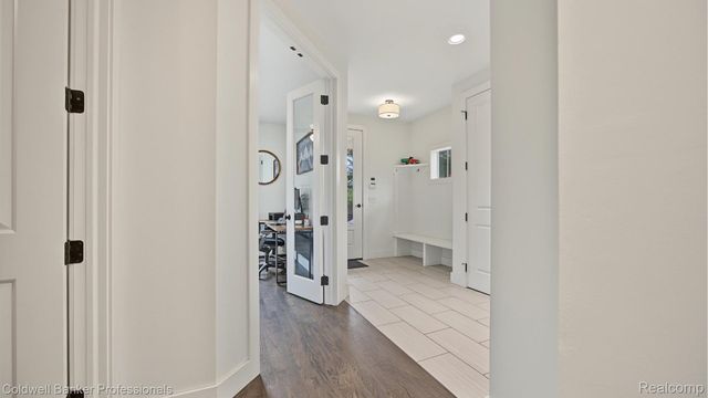 518 Curry Avenue, Royal Oak, MI 48067