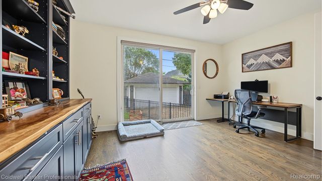 518 Curry Avenue, Royal Oak, MI 48067