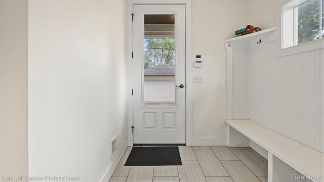 518 Curry Avenue, Royal Oak, MI 48067