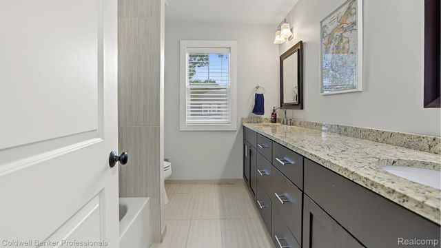 518 Curry Avenue, Royal Oak, MI 48067