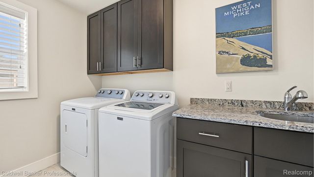 518 Curry Avenue, Royal Oak, MI 48067