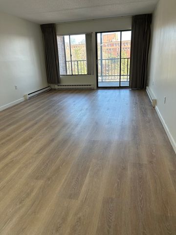 51 Melrose St 5E, Melrose, MA 02176