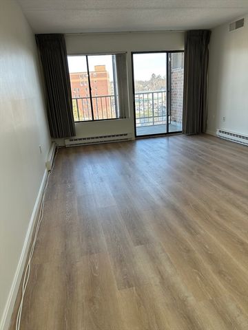 51 Melrose St 5E, Melrose, MA 02176