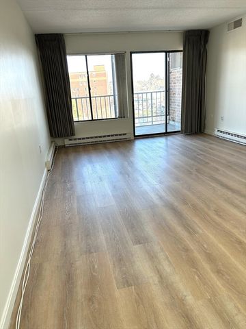 51 Melrose St 5E, Melrose, MA 02176