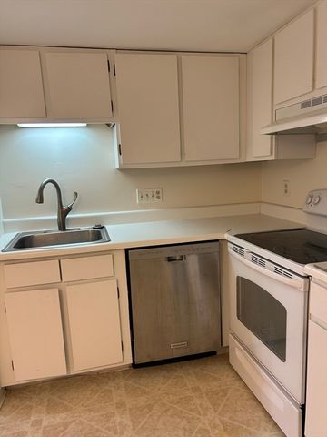 51 Melrose St 5E, Melrose, MA 02176