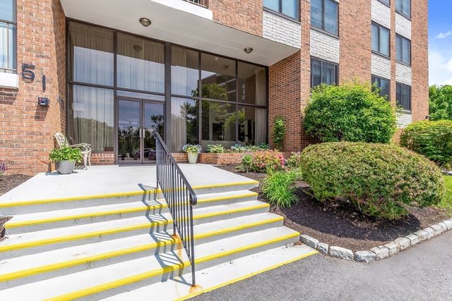 51 Melrose St 5E, Melrose, MA 02176