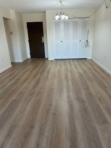 51 Melrose St 5E, Melrose, MA 02176