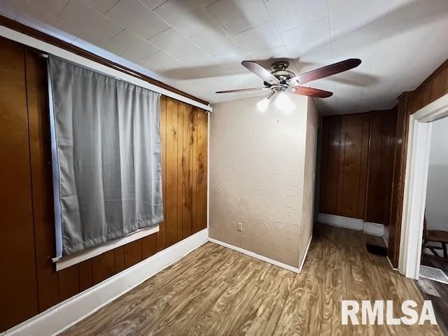 652 S HENDERSON Street, Galesburg, IL 61401