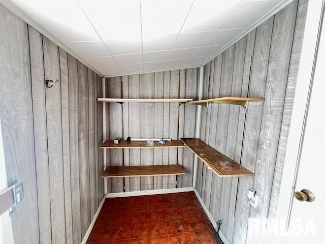 652 S HENDERSON Street, Galesburg, IL 61401