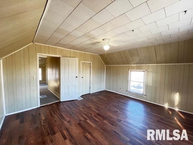 652 S HENDERSON Street, Galesburg, IL 61401