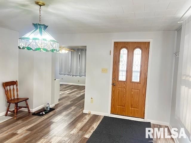 652 S HENDERSON Street, Galesburg, IL 61401