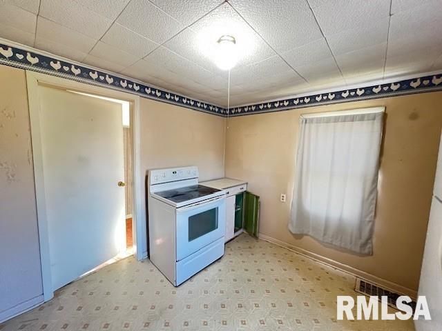 652 S HENDERSON Street, Galesburg, IL 61401