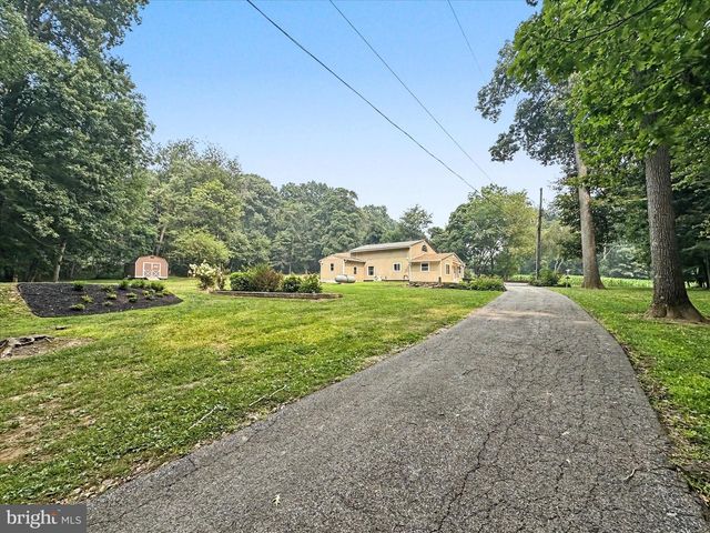 19717 FIVE FORKS RD, New Freedom, PA 17349