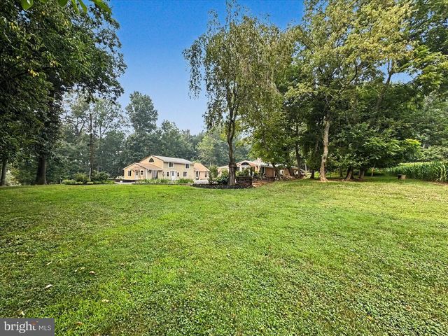 19717 FIVE FORKS RD, New Freedom, PA 17349