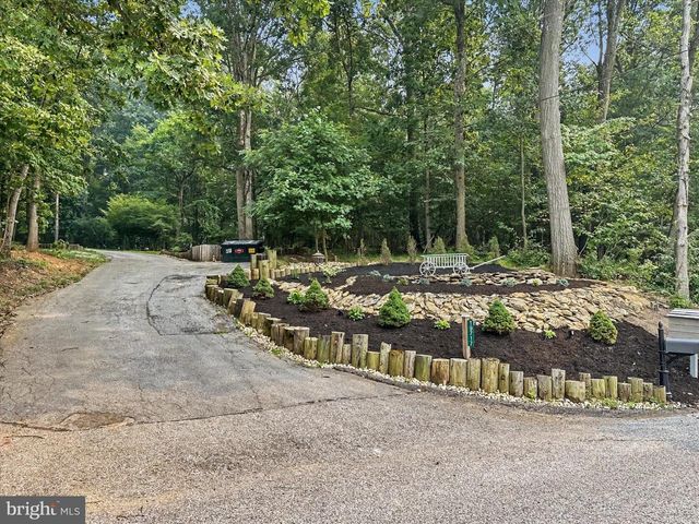 19717 FIVE FORKS RD, New Freedom, PA 17349