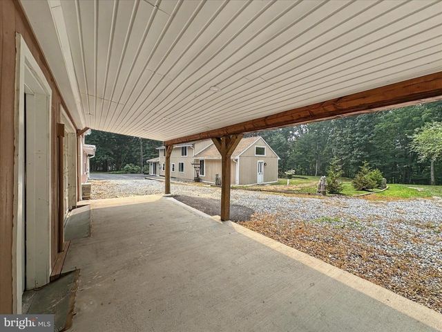 19717 FIVE FORKS RD, New Freedom, PA 17349