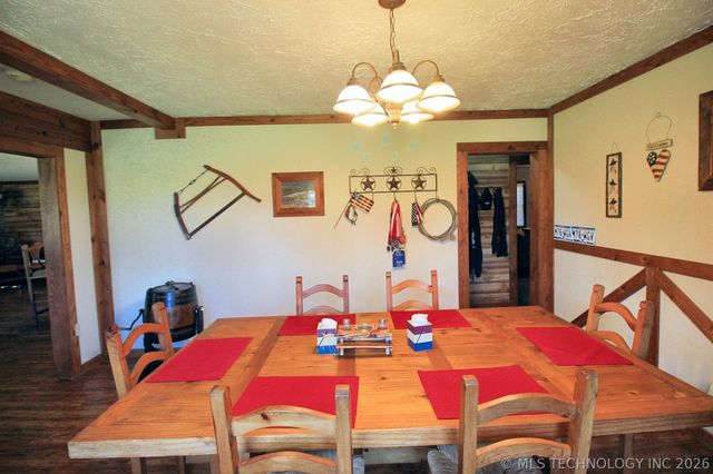 465501 E 800 Road, Stilwell, OK 74960