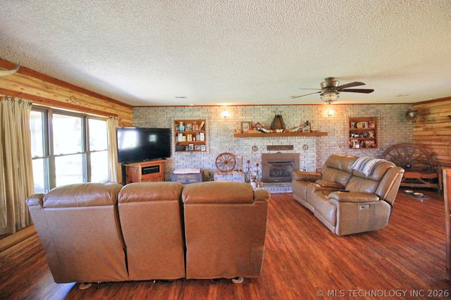 465501 E 800 Road, Stilwell, OK 74960