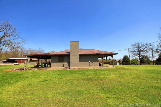 465501 E 800 Road, Stilwell, OK 74960