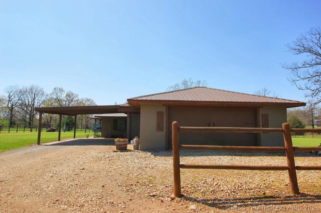 465501 E 800 Road, Stilwell, OK 74960