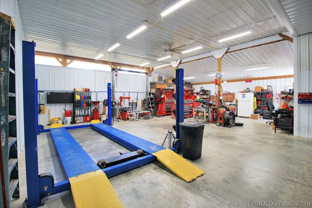 465501 E 800 Road, Stilwell, OK 74960