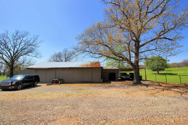 465501 E 800 Road, Stilwell, OK 74960