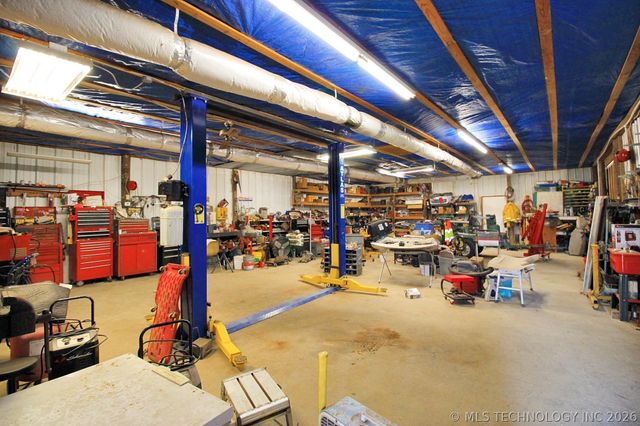 465501 E 800 Road, Stilwell, OK 74960