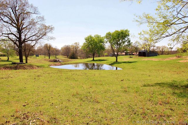 465501 E 800 Road, Stilwell, OK 74960