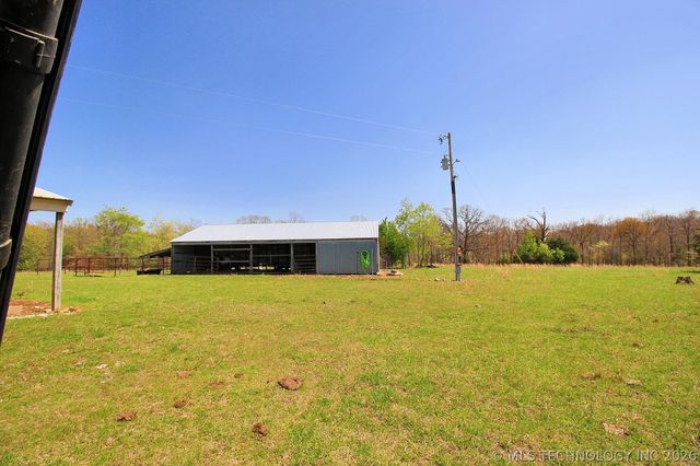 465501 E 800 Road, Stilwell, OK 74960