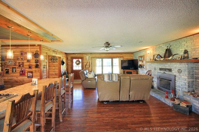 465501 E 800 Road, Stilwell, OK 74960