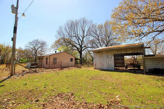 465501 E 800 Road, Stilwell, OK 74960