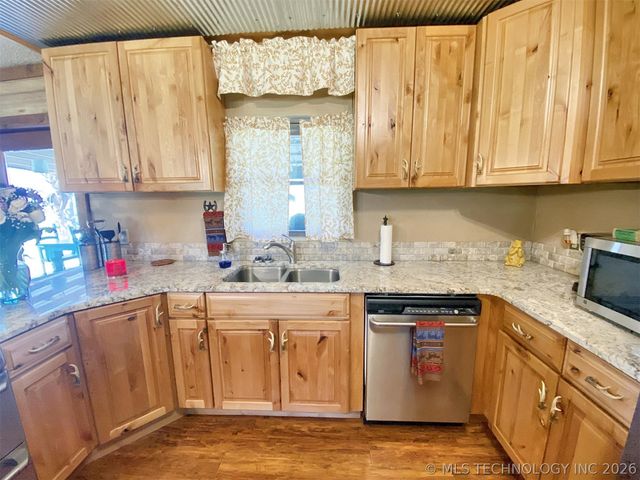 465501 E 800 Road, Stilwell, OK 74960