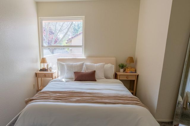 1002 Forest Run, Hercules, CA 94547