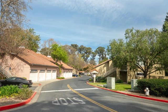 1002 Forest Run, Hercules, CA 94547