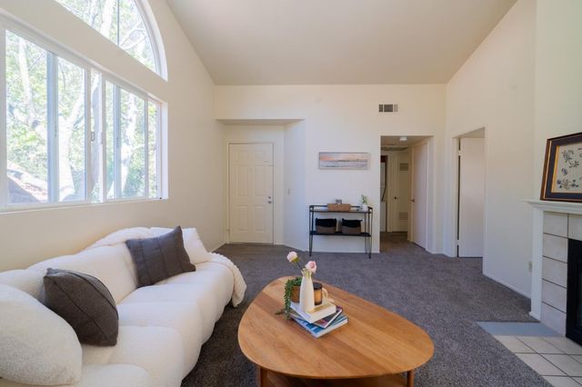 1002 Forest Run, Hercules, CA 94547