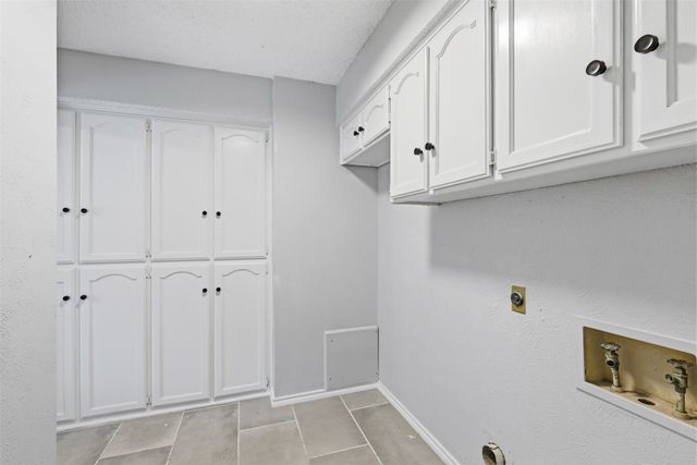 1722 Rosemeade Circle, Carrollton, TX 75007