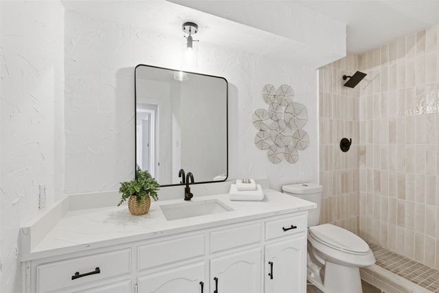 1722 Rosemeade Circle, Carrollton, TX 75007