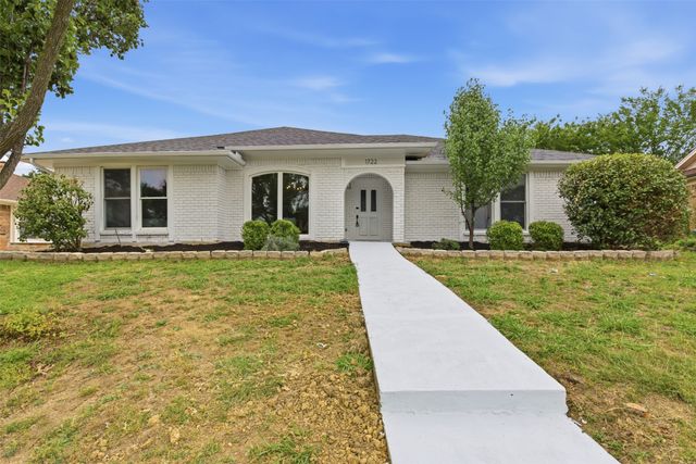 1722 Rosemeade Circle, Carrollton, TX 75007