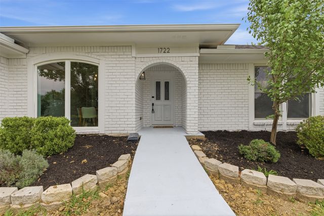 1722 Rosemeade Circle, Carrollton, TX 75007