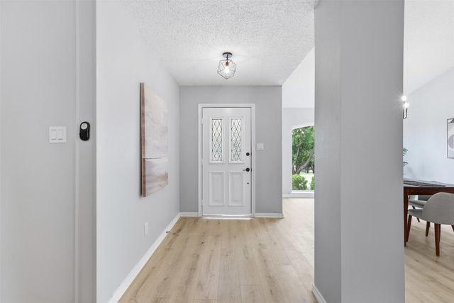 1722 Rosemeade Circle, Carrollton, TX 75007