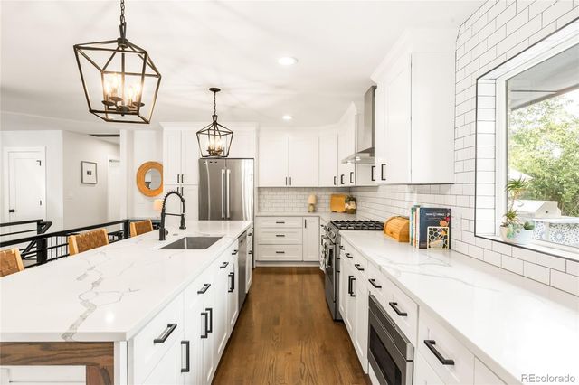 200 Locust Street, Denver, CO 80220